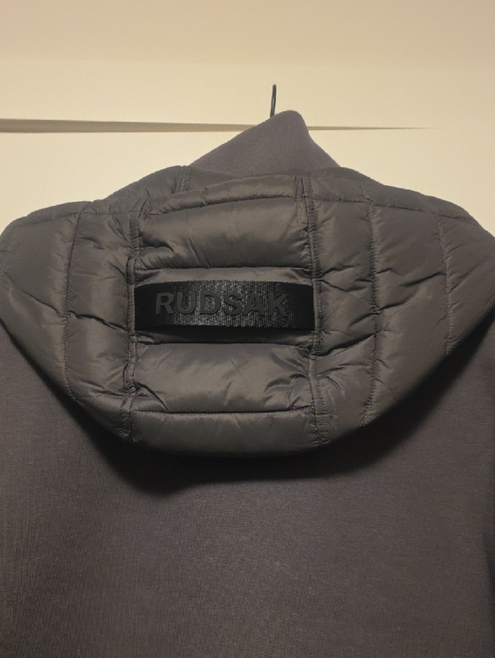 New. RUDSAK . Men's Quilted Hooded Puffer Jacket - Gray - Picture 5 of 5